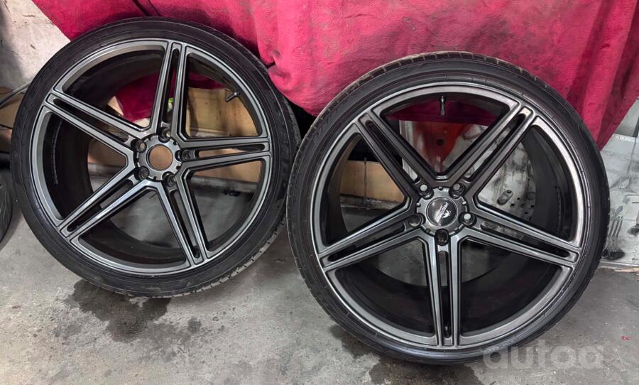 Vossen Bosan, lietie
