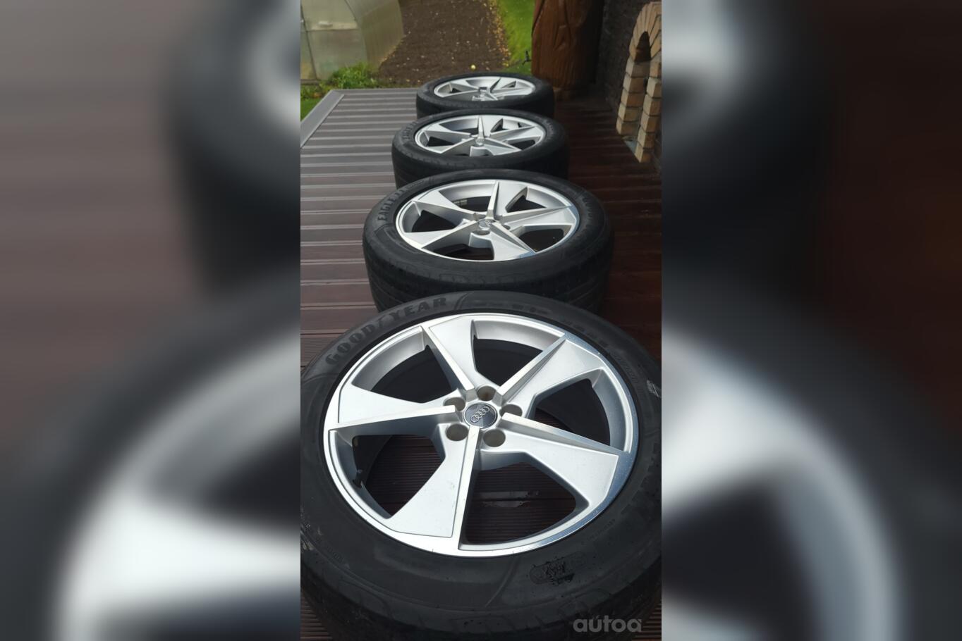 AUDI, lietie