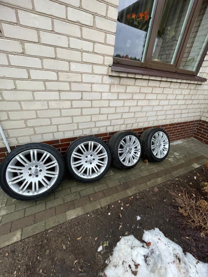 Mercedes benz, lietie