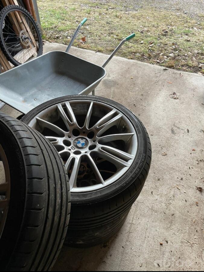 BMW, lietie