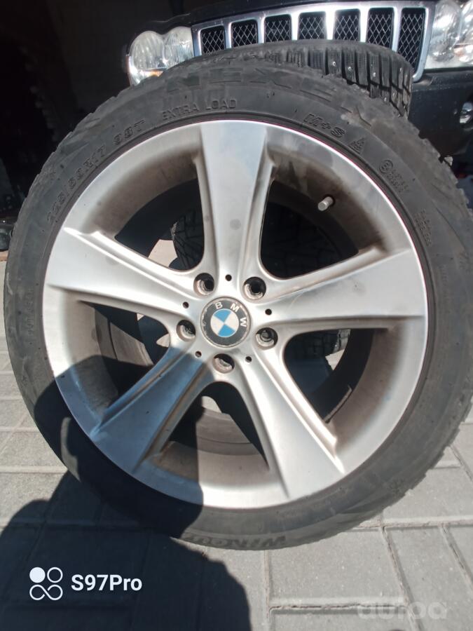 BMW, lietie