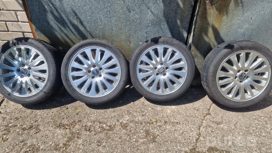 VOLVO, lietie