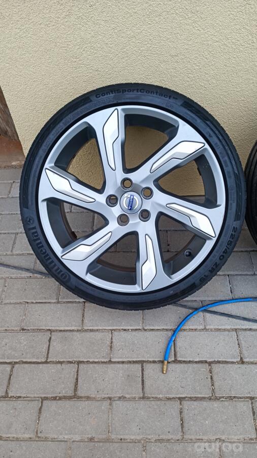 Volvo, lietie