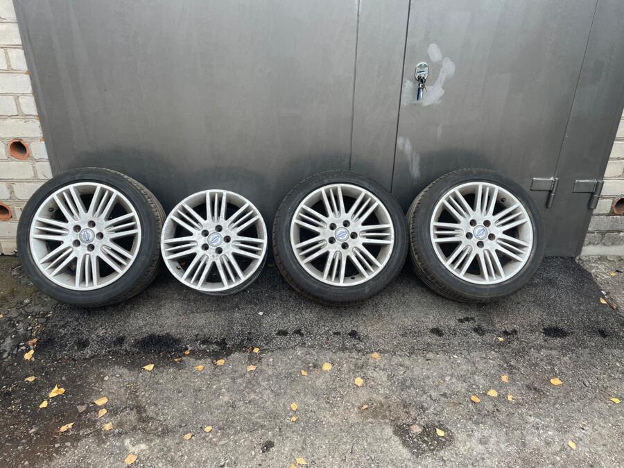 Volvo, lietie
