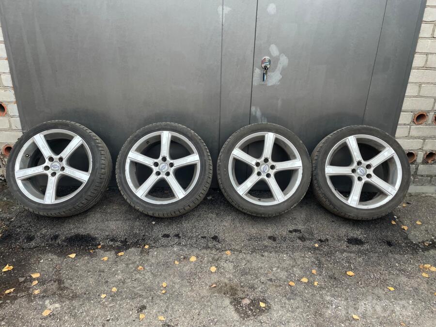Volvo, lietie