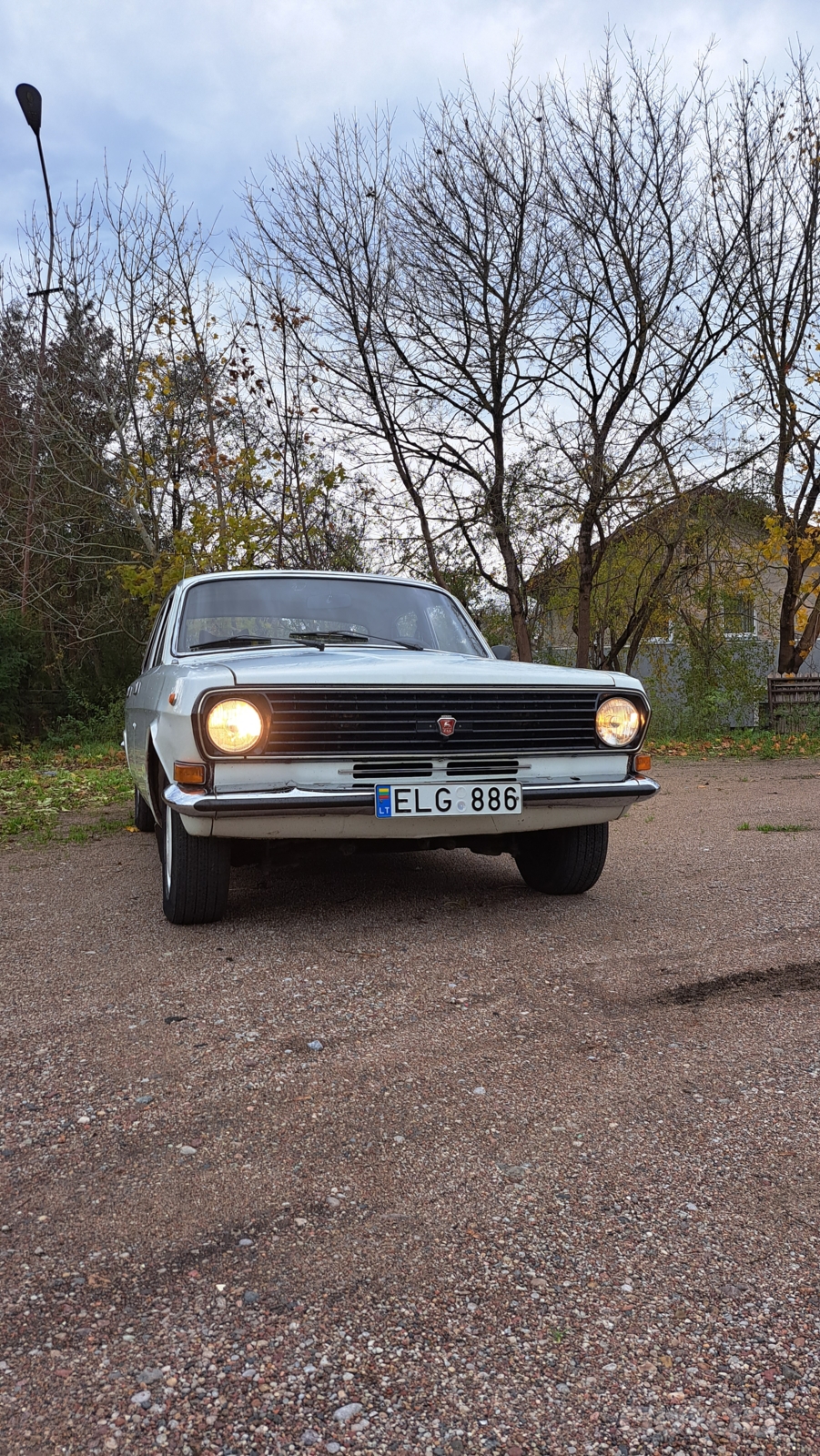 GAZ 24 «Volga» 2445см³ Бензин, 1988м, Sedan | autoa.lv