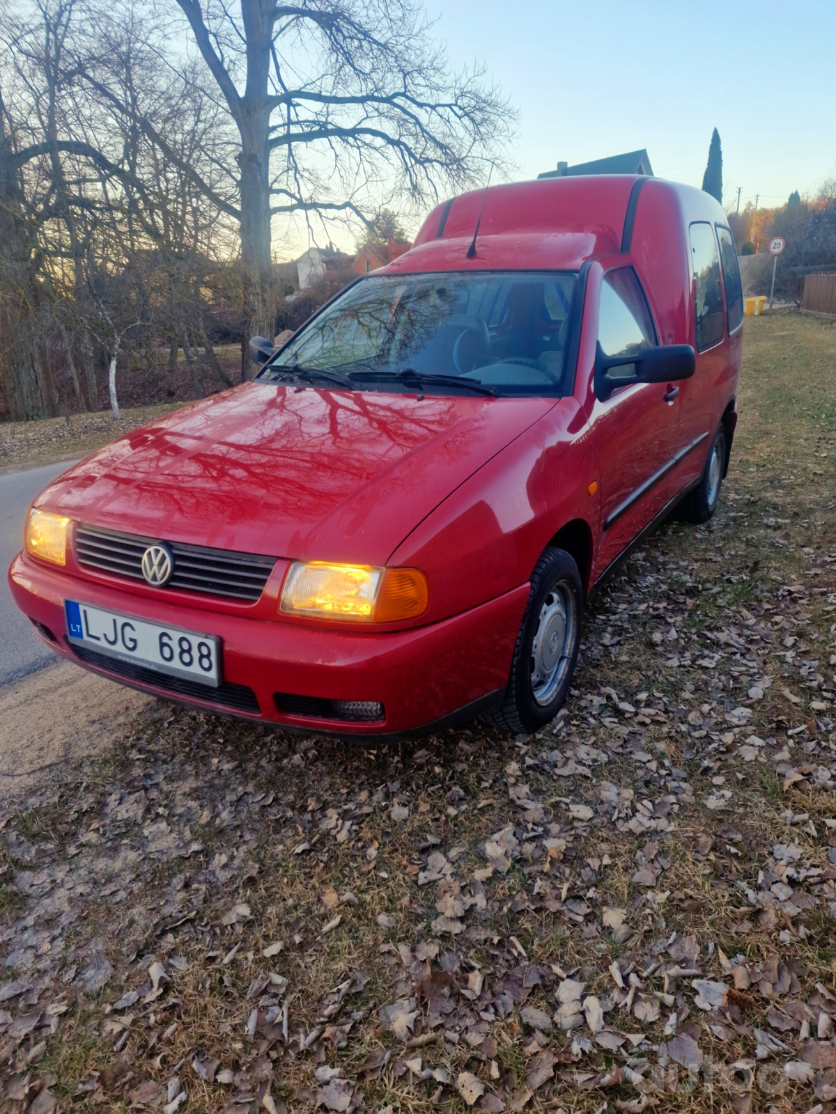 Volkswagen Caddy 1400см³ Бензин, 2000м, Pickup | autoa.lv