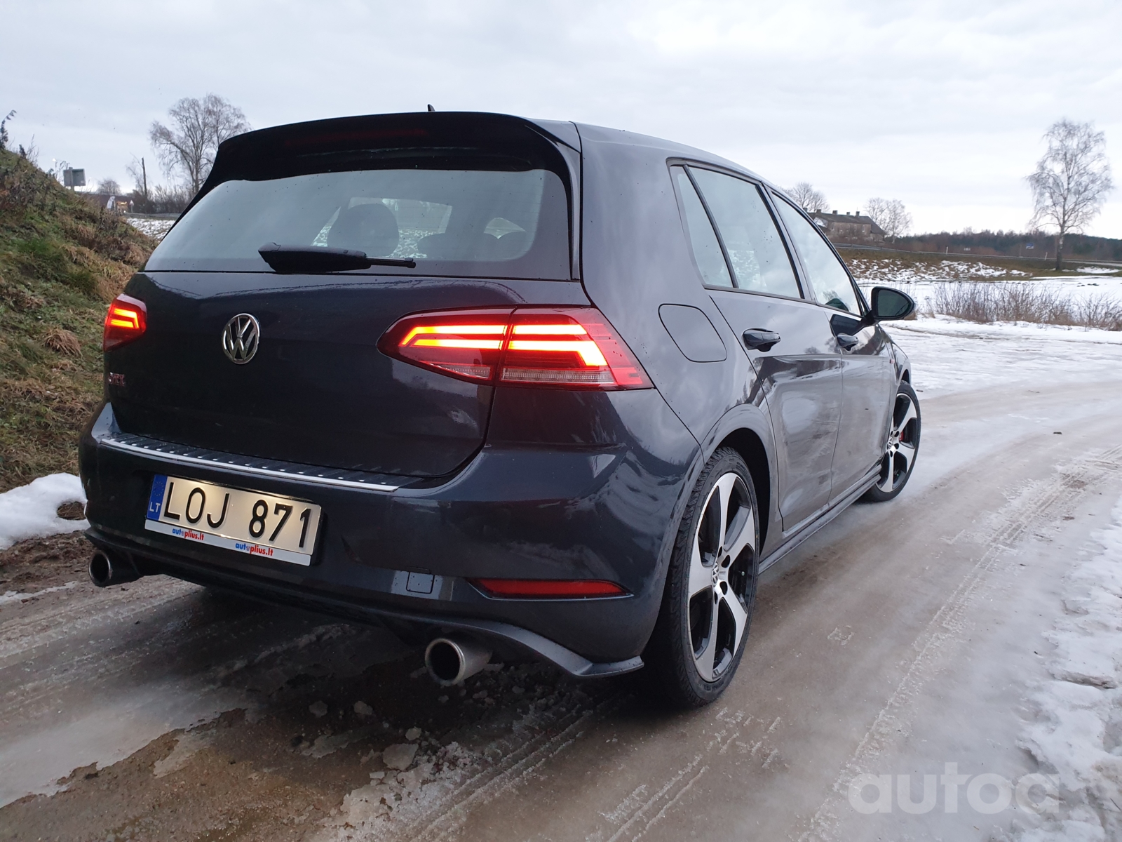 Volkswagen Golf GTI 2000см³ Бензин, 2019м | autoa.lv