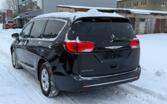Chrysler Pacifica 2 generation Minivan