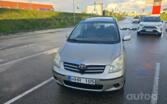 Toyota Corolla Verso 1 generation Minivan