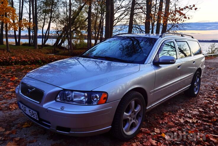 Volvo V70 2 generation [restyling] wagon 5-doors