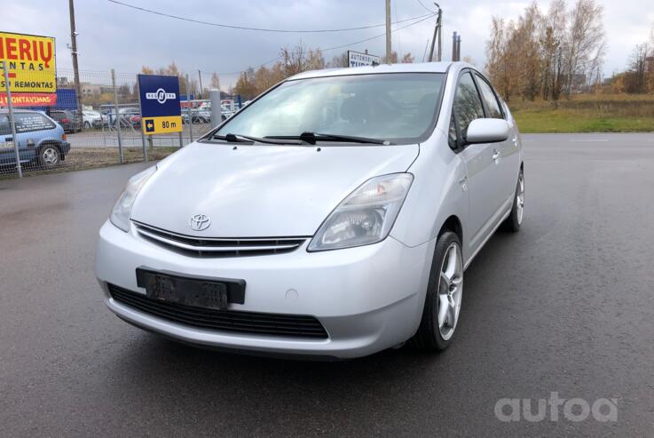 Toyota Prius 2 generation Hatchback