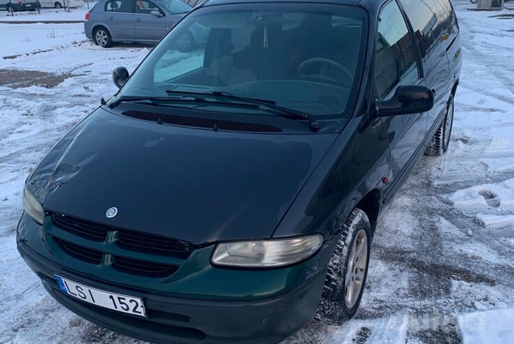 Chrysler Voyager 3 generation Grand minivan 5-doors