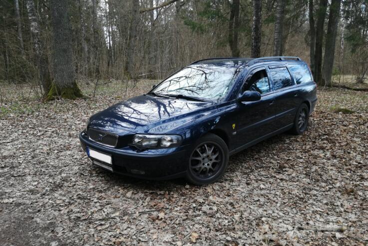 Volvo V70 2 generation wagon