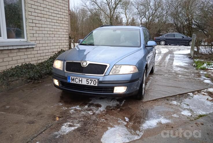Skoda Octavia 2 generation Combi wagon 5-doors