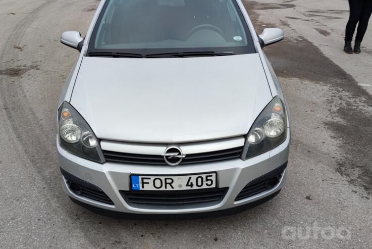 Opel Astra H Hatchback