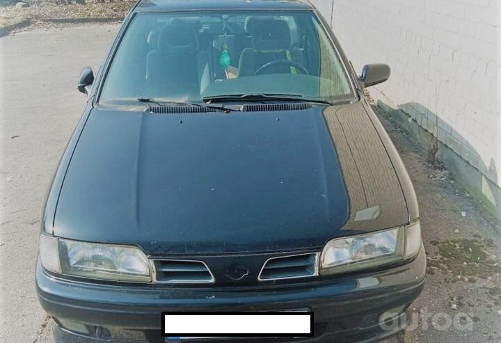 Nissan Primera P10 Sedan
