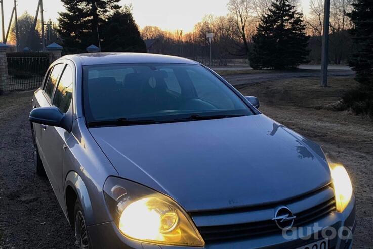 Opel Astra H Hatchback
