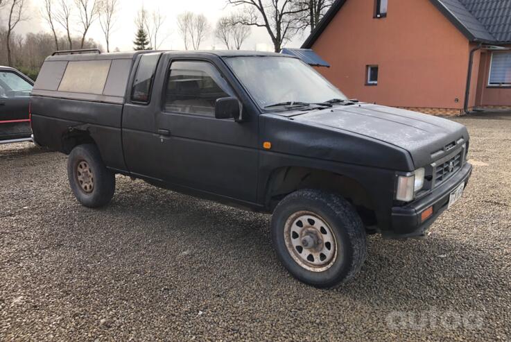 Nissan Navara D22 King Cab pickup 2-doors