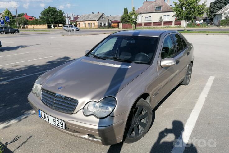 Mercedes-Benz C-Class W203/S203/CL203 Sedan