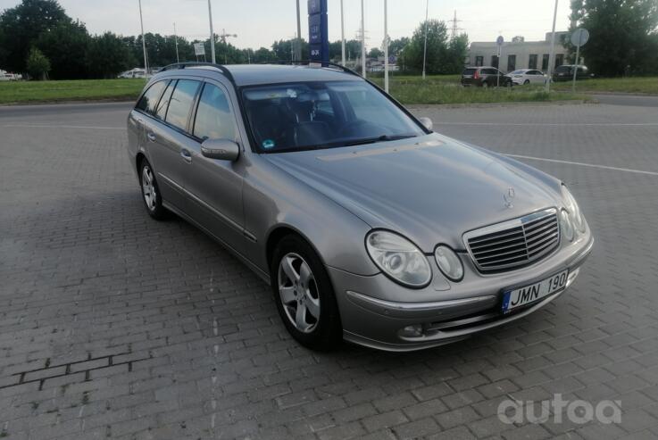 Mercedes-Benz E-Class W211 Sedan