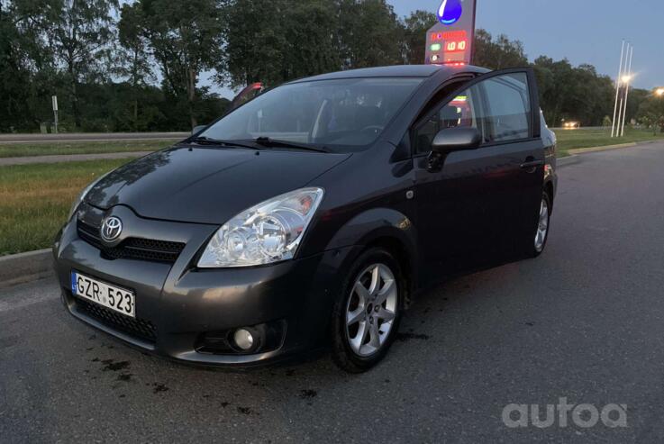 Toyota Corolla Verso 1 generation [restyling] -2 generation