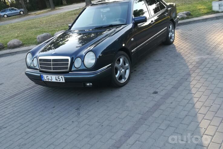Mercedes-Benz E-Class W210 Sedan