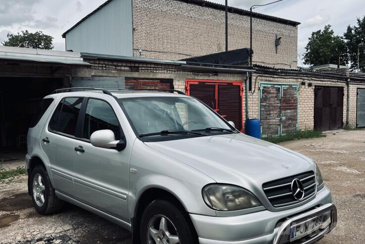 Mercedes-Benz M-Class W163 Crossover 5-doors