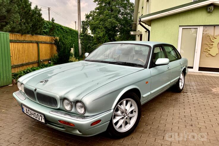 Jaguar XJR II (X308) Sedan