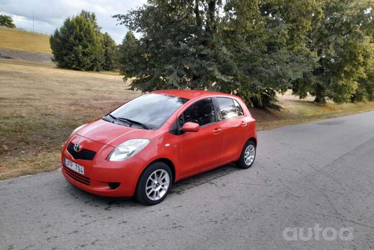 Toyota Yaris 2 generation