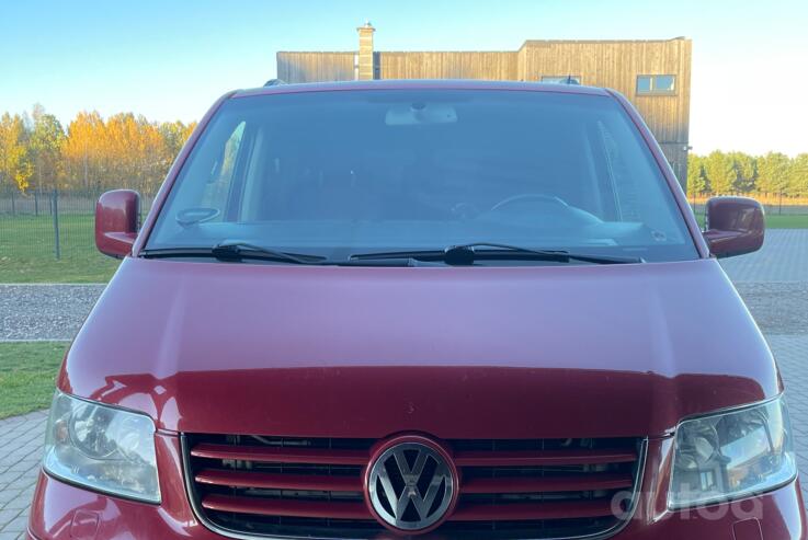Volkswagen Caravelle T5 Minivan