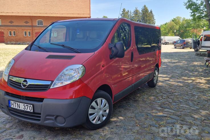 Opel Vivaro A [restyling] Combi minivan 4-doors