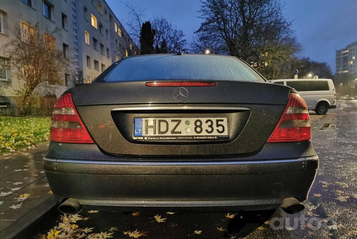 Mercedes-Benz E-Class W211 Sedan