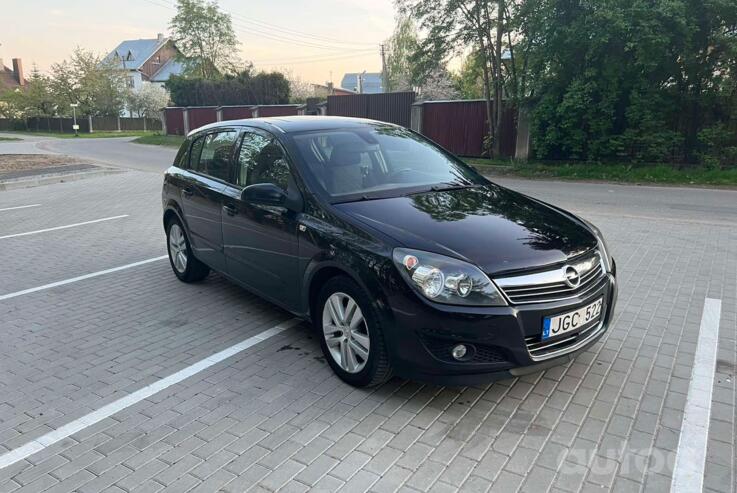 Opel Astra H Hatchback