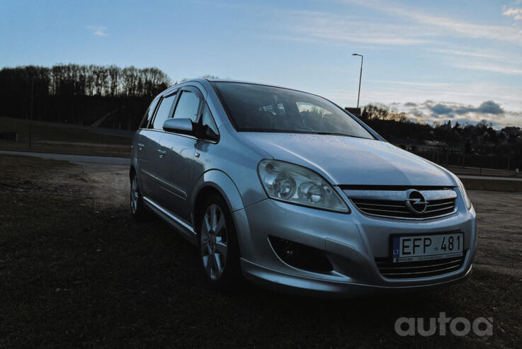 Opel Zafira B [restyling]