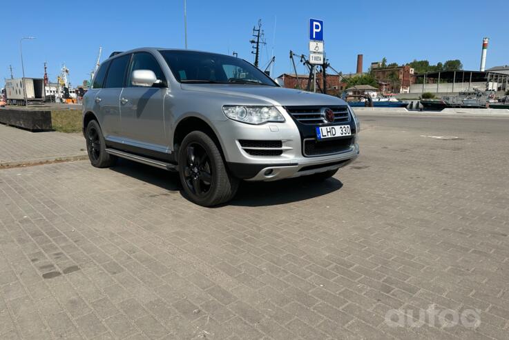 Volkswagen Touareg 1 generation Crossover