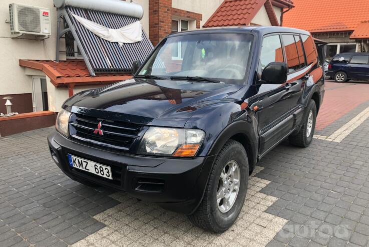 Mitsubishi Pajero 3 generation SUV 5-doors