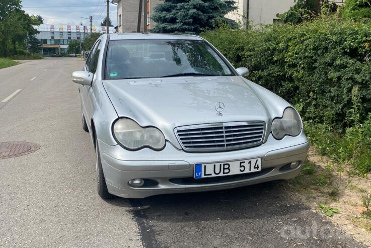 Mercedes-Benz C-Class W203/S203/CL203 Sedan