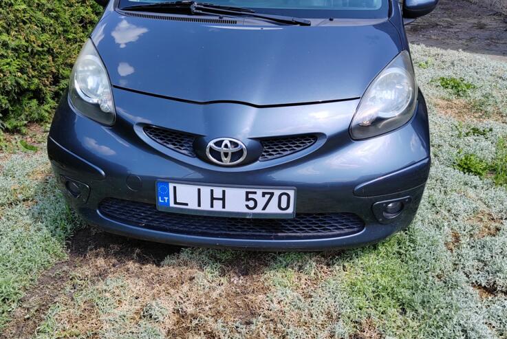 Toyota Aygo 1 generation Hatchback 3-doors