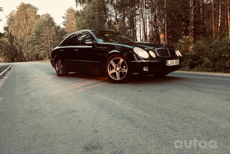 Mercedes-Benz E-Class W211 Sedan
