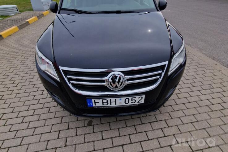 Volkswagen Tiguan 1 generation Crossover