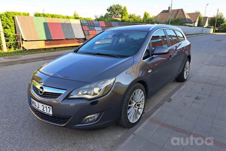 Opel Astra J [restyling] Sports Tourer wagon 5-doors