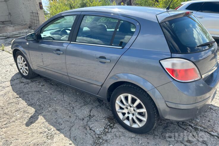 Opel Astra H Hatchback