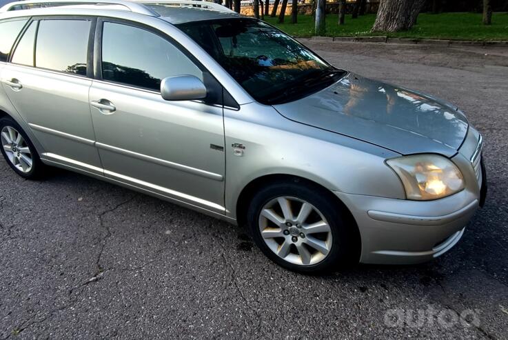 Toyota Avensis 2 generation wagon