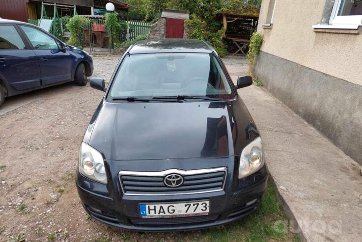 Toyota Avensis 2 generation Sedan