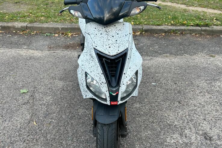 Aprilia SR