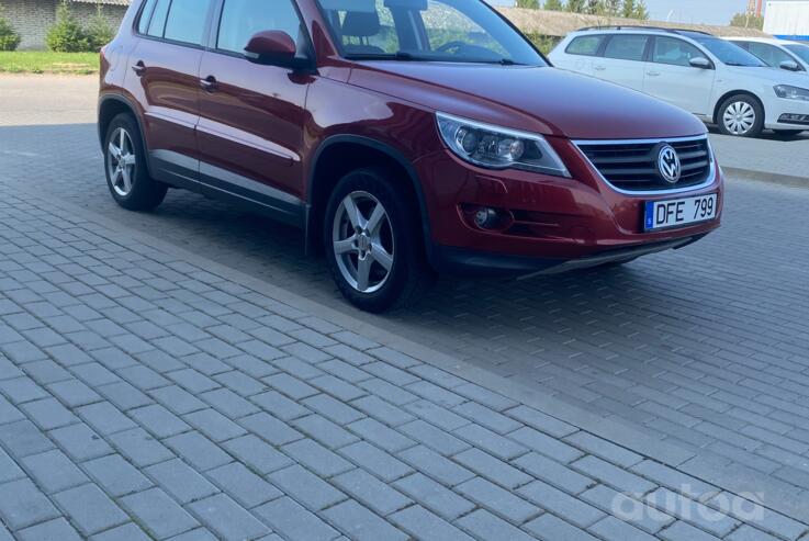 Volkswagen Tiguan 1 generation Crossover