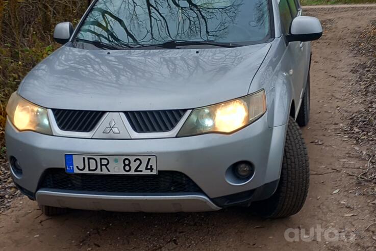 Mitsubishi Outlander 2 generation