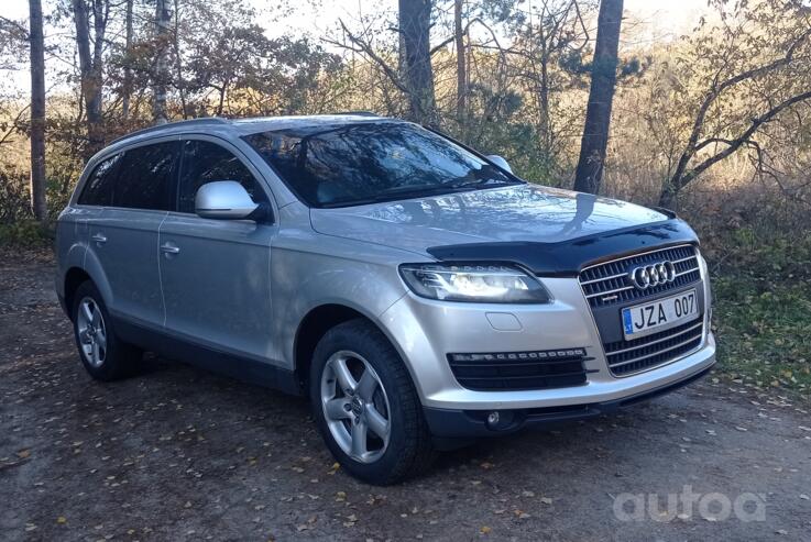 Audi Q7 4L Crossover