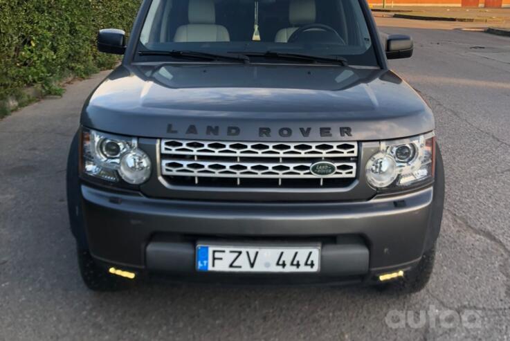 Land Rover Discovery 3 generation SUV